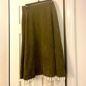 Corduroy skirt with fringe
